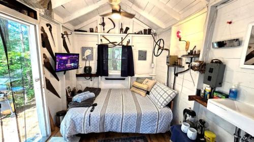 Brantingham House | Cozy Tiny House Perfect for Fishing and Water Sports on Brantingham Lake, NY