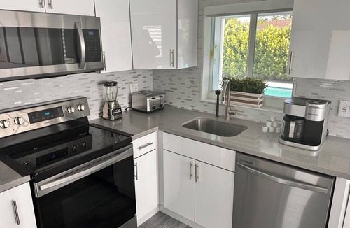 Pembroke Pines House | Cozy Vacation House between Miami and Fort Lauderdale in a quiet Neighborhood!