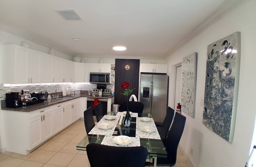 Highland Garden House | Cozy vacation home w/a spacious outdoor area. Near to great beaches and casinos