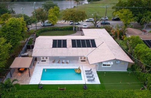 North Miami Beach Villa | Cozy Villa by Glam Homes