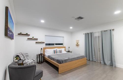 North Miami Beach Villa | Cozy Villa by Glam Homes