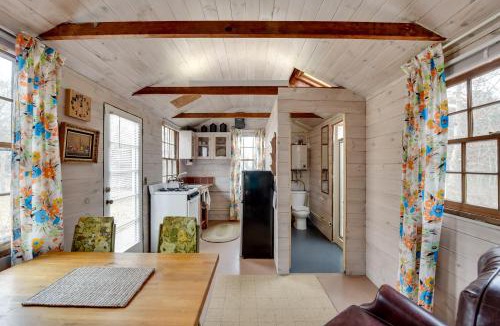 Tisbury House | Cozy Vineyard Haven Cottage < 1 Mi to Beach!