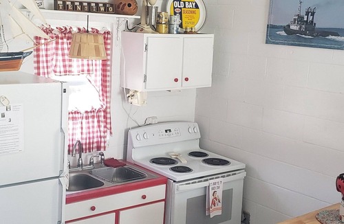Deal Island Cottage | "Cozy" Waterfront Cottage with Private Pier