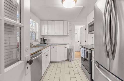 Centerville House | Craigville Beach Compound | 4 Private Suites · Ocean View