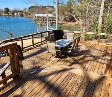 Lusby House | Creekside Oasis