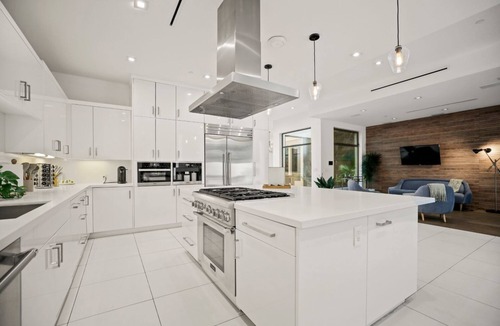 Melrose Villa | Crescent Heights - Stunning Architectural Home in the Heart of the City!
