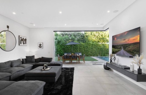 Melrose House | Crescent Modern - The Sophisticated "Solar House" of West Hollywood