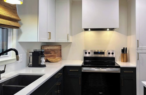 Kings Grant House | Crestwood Rest: Designer Kitchen, Private Pool, Mins to Wrightsville. 3bed/2bath