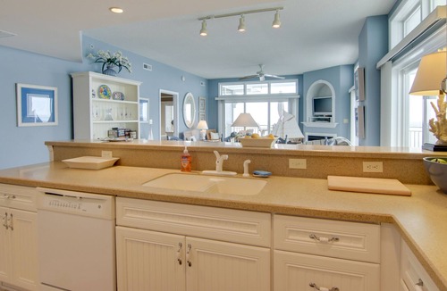 Crisfield Condo | Crisfield Vacation Rental Condo w/ Community Pool!