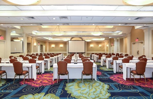 Northwest Hotel | Crowne Plaza Virginia Beach Town Center by IHG