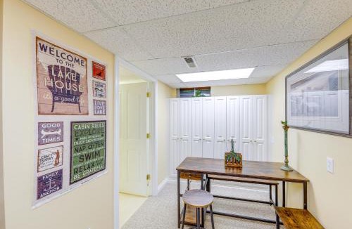 Libby Apartment | Crystal Lake Retreat Apt: Walk to Happy's Inn!