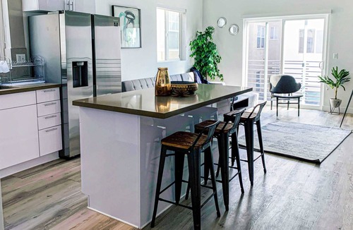 View Park-Windsor Hills House | Cubier - Spacious Townhouse in Mid City - CR4-WIN