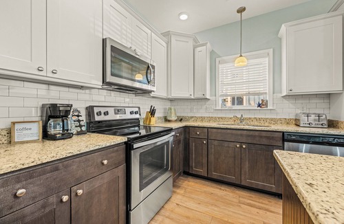 Bermuda Bay House | Currituck Cottage 3 Bedroom Home at Devonshire Place, Bermuda Bay Amenities!