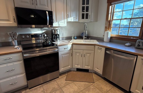 Eel Point House | Custom Built Home on Private Lot in Fishers Landing