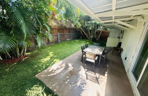 Lake Ridge Cottage | Cute & Spacious 2BR/2Bath Home in FLL w/Patio