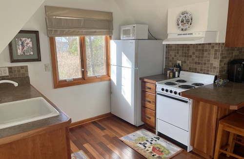 Rock Hall Apartment | Cute waterfront apartment - 8 min from the beach!
