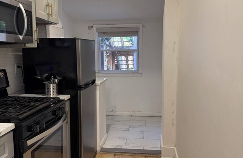 Crown Heights House | Cuzzy Garden Room! 7m to subway, 20m to Manhattan