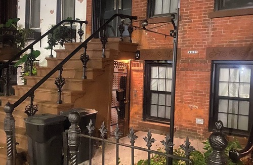 Crown Heights House | Cuzzy Garden Room! 7m to subway, 20m to Manhattan