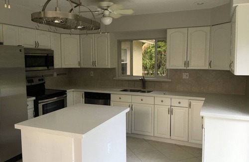 Boca Raton Cottage | Darling Cottage in East Boca close to beach, restaurants, and shopping