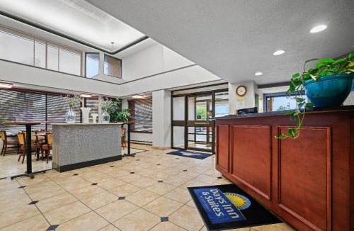 Utica Hotel | Days Inn by Wyndham Utica