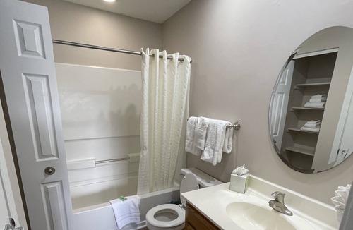 Dublin Apartment | Dazzling Dublin 2 bed 2 baths!