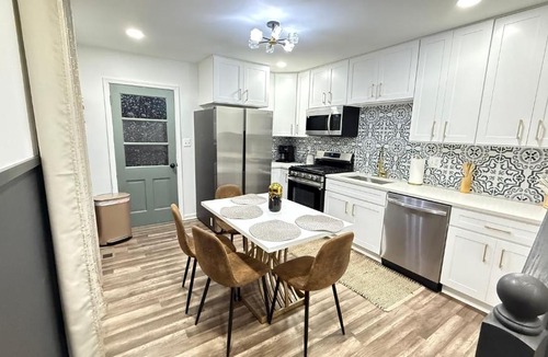 Coral Hills House | DC Edge stunning three-bedroom House