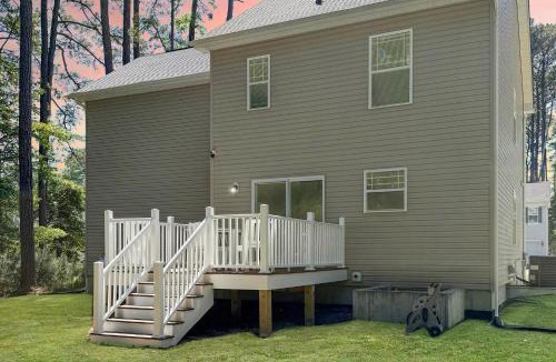 Captain's Cove House | Deck & EV Charger: Coastal Retreat 1 Mi to Marina