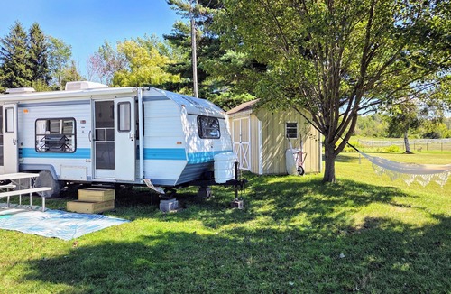 Oswego House | Dee's Tranquil Escape by the Lake a Cozy Camper in Oswego NY with AC & heat