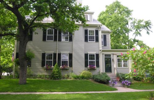 Fairhaven Bed & Breakfast | Delano Homestead Bed and Breakfast