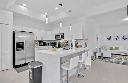 Ludlam House | Delightful 4-bedroom house in Miami tropical Paradise and so much fun