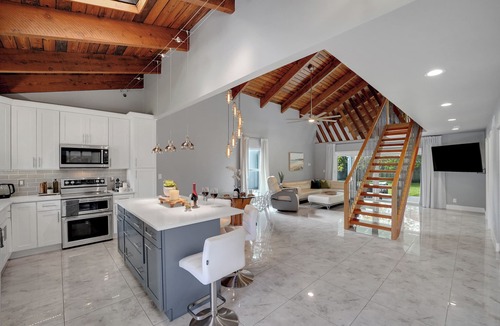 Delray Beach House | Delray Beach - Group Getaway · Private Complex Heated pool, 2 houses, sleeps 16