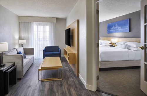 Norfolk - Virginia Beach Hotel | Delta Hotels by Marriott Norfolk Airport