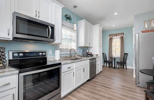 Deltaville House | Deltaville 2BR Retreat, Walk to Museum, Boat Parking