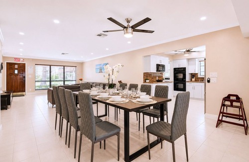 South Lake Villa | Deluxe 5BR Villa Heated Pool near Hollywood Beach