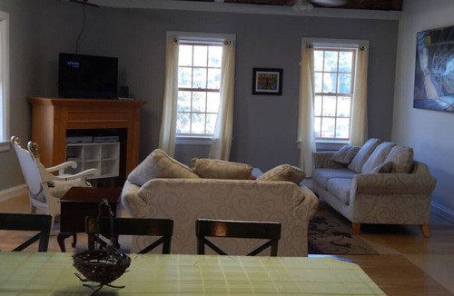 Salisbury Apartment | Deluxe corner apartment with riverfront views close to dining and downtown