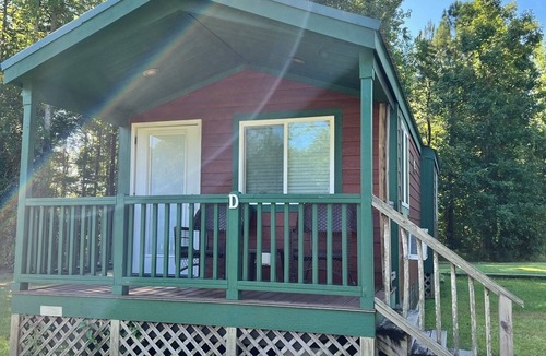 Chocowinity Cabin | Deluxe Creekside Cabin nearby Blount's Creek!
