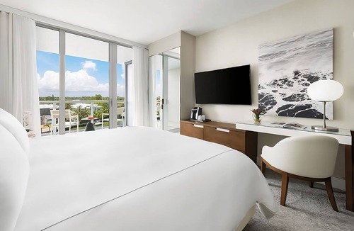 Bay Harbor Islands Hotel | Deluxe King Room with Balcony Water View at The Altair Hotel Bay Harbor Miami