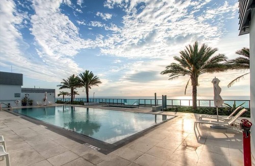 North Beach Apartment | Deluxe Ocean Front 1BR | Beach Access | Breathtaking Ocean Views