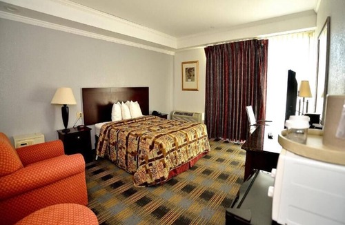 Somerset Hotel | DELUXE ROOM, QUEEN BED