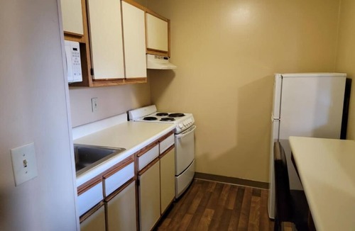 Cary Apartment | Deluxe Studio at Extended Stay Cary 5