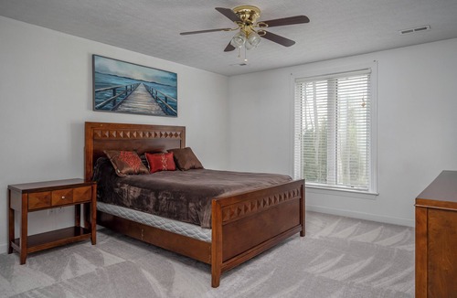 Achilles House | Deluxe Waterfront Family Escape. Fishing, Kayaking, Crabbing in your backyard!