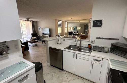 Aventura Apartment | Deluxe Yacht Club Condo Near the Beach