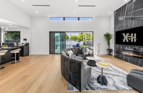 Buena Vista Villa | Design District Luxury Estate
