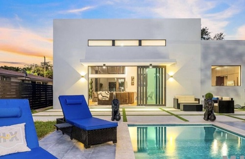 Buena Vista Villa | Design District Luxury Estate