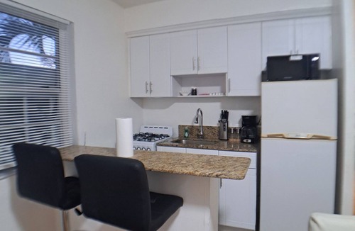 Surfside Apartment | Designed with comfort and relaxation a priority - steps to beach - charming stay