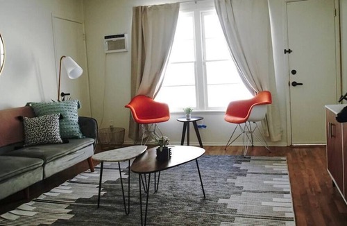 West Los Angeles Apartment | Designer 1BR | Patio | King Bed | Sawtelle | West LA