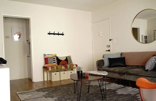 West Los Angeles Apartment | Designer 1BR | Patio | King Bed | Sawtelle | West LA