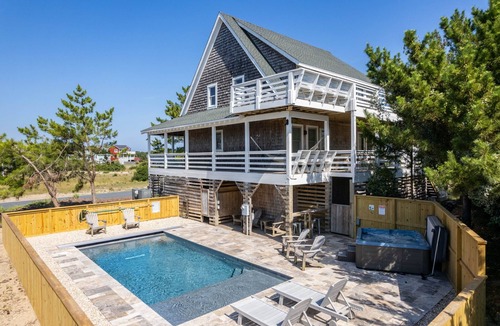 Ocean Hill House | Designer Cottage~New Pool, Hot Tub, Walk to Beach