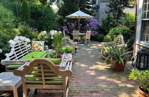 Nantucket Town House | Designer House on Lily Street in Town! A/C!