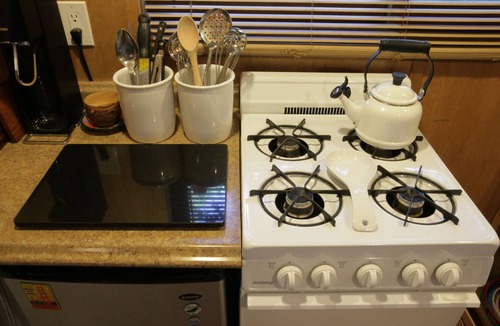 Topanga Cabin | Detached Topanga cabin, perfect for couple or single, 15 min to Topanga Beach.